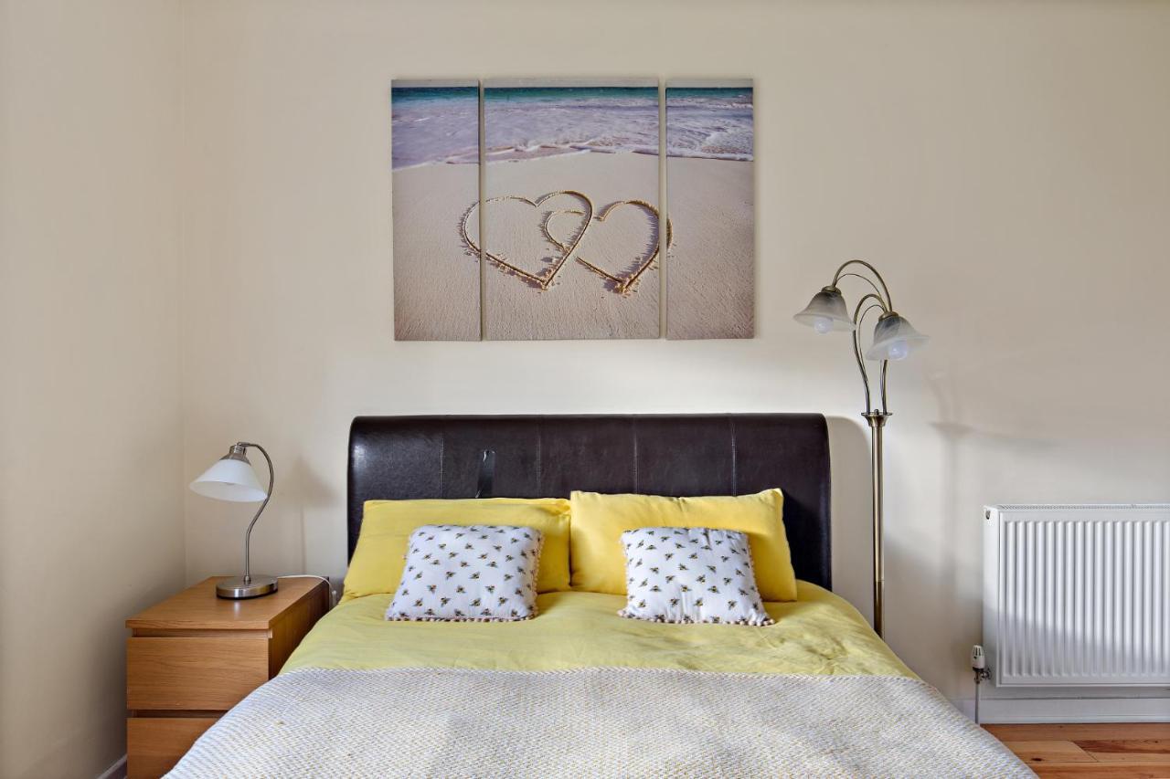 Cosy 2-bdr & 15 Minutes To Edinburgh By Train & Free Parking Holiday home Prestonpans