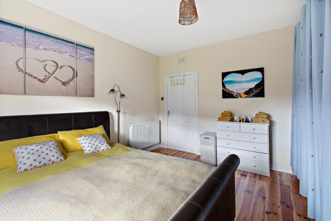 Cosy 2-bdr & 15 Minutes To Edinburgh By Train & Free Parking *