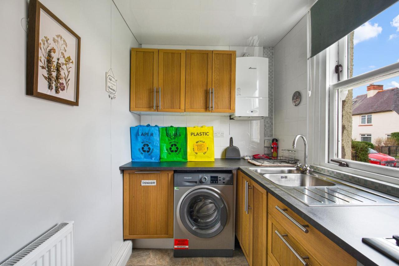 Cosy 2-bdr & 15 Minutes To Edinburgh By Train & Free Parking Holiday home *