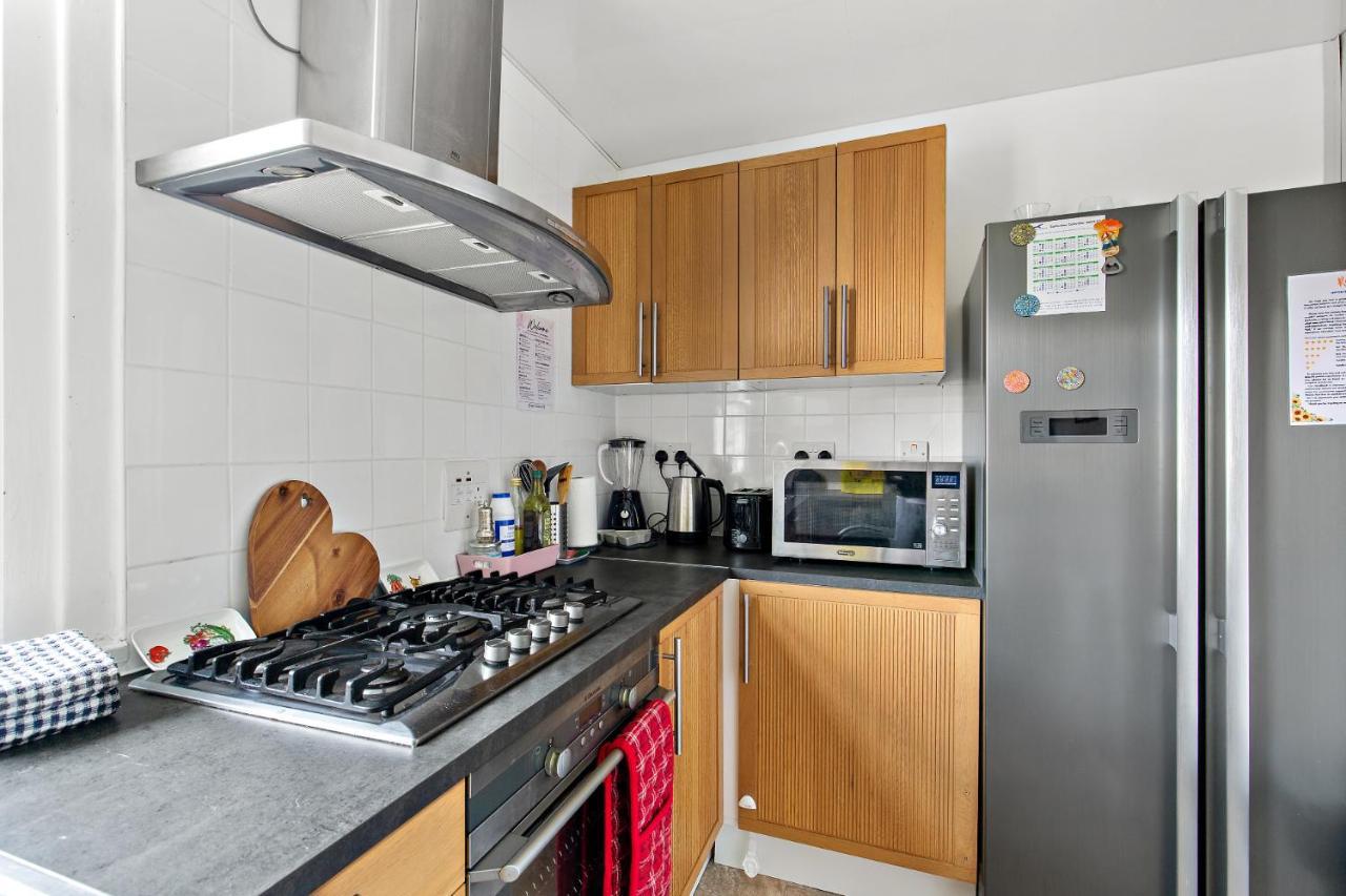 Cosy 2-bdr & 15 Minutes To Edinburgh By Train & Free Parking